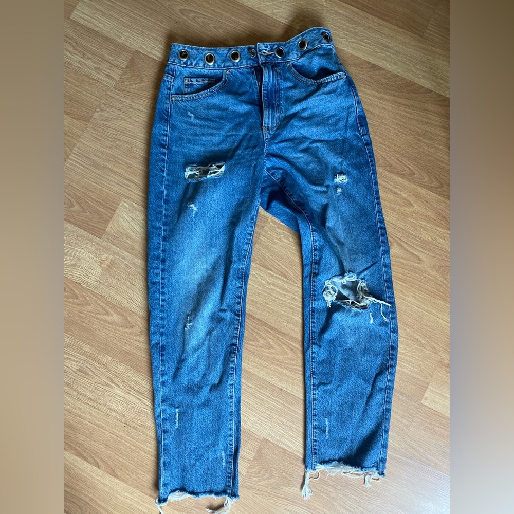 Garage ripped jeans, size 26, worn a few times but in good condition